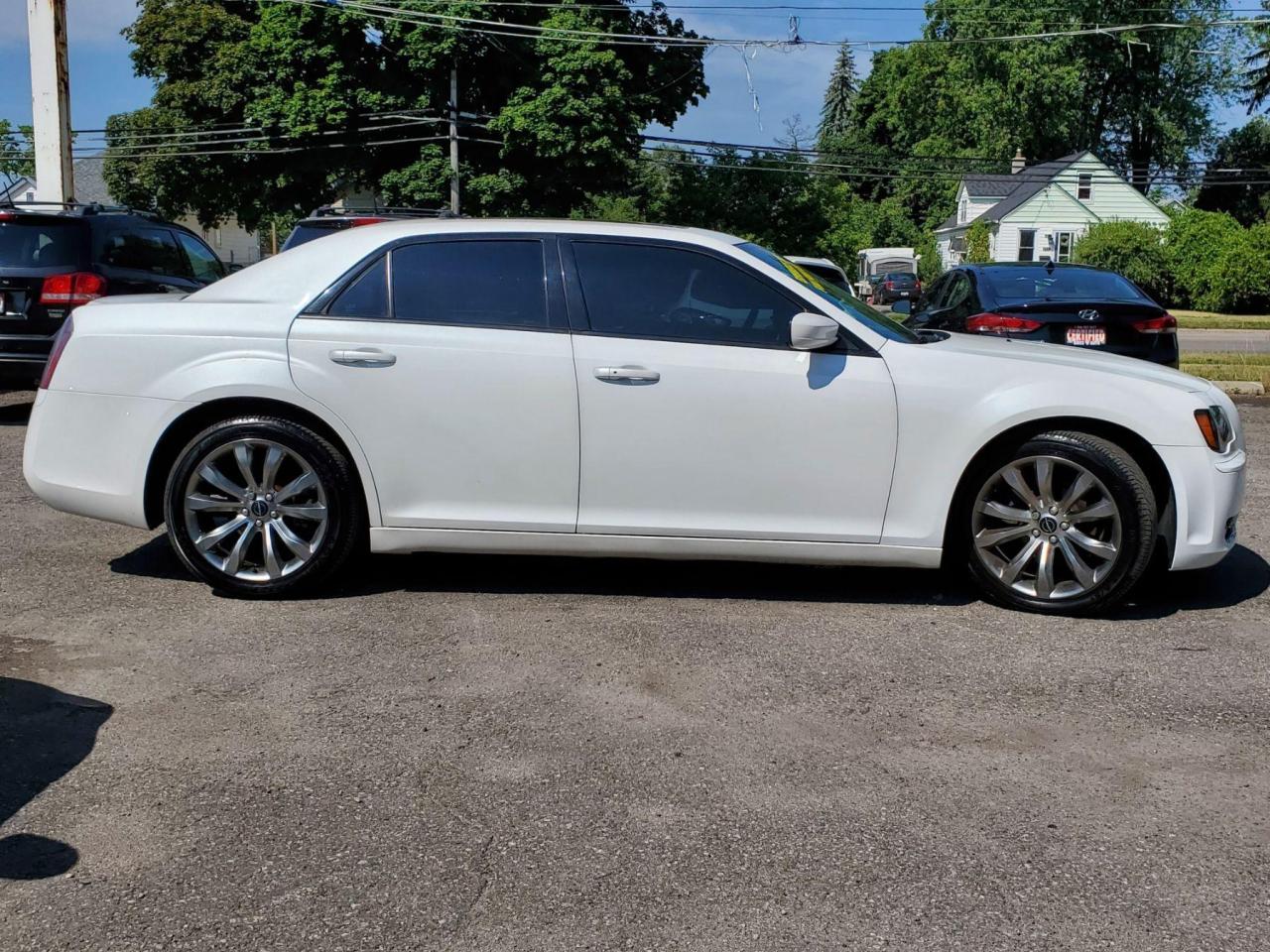2014 Chrysler 300 S Photo