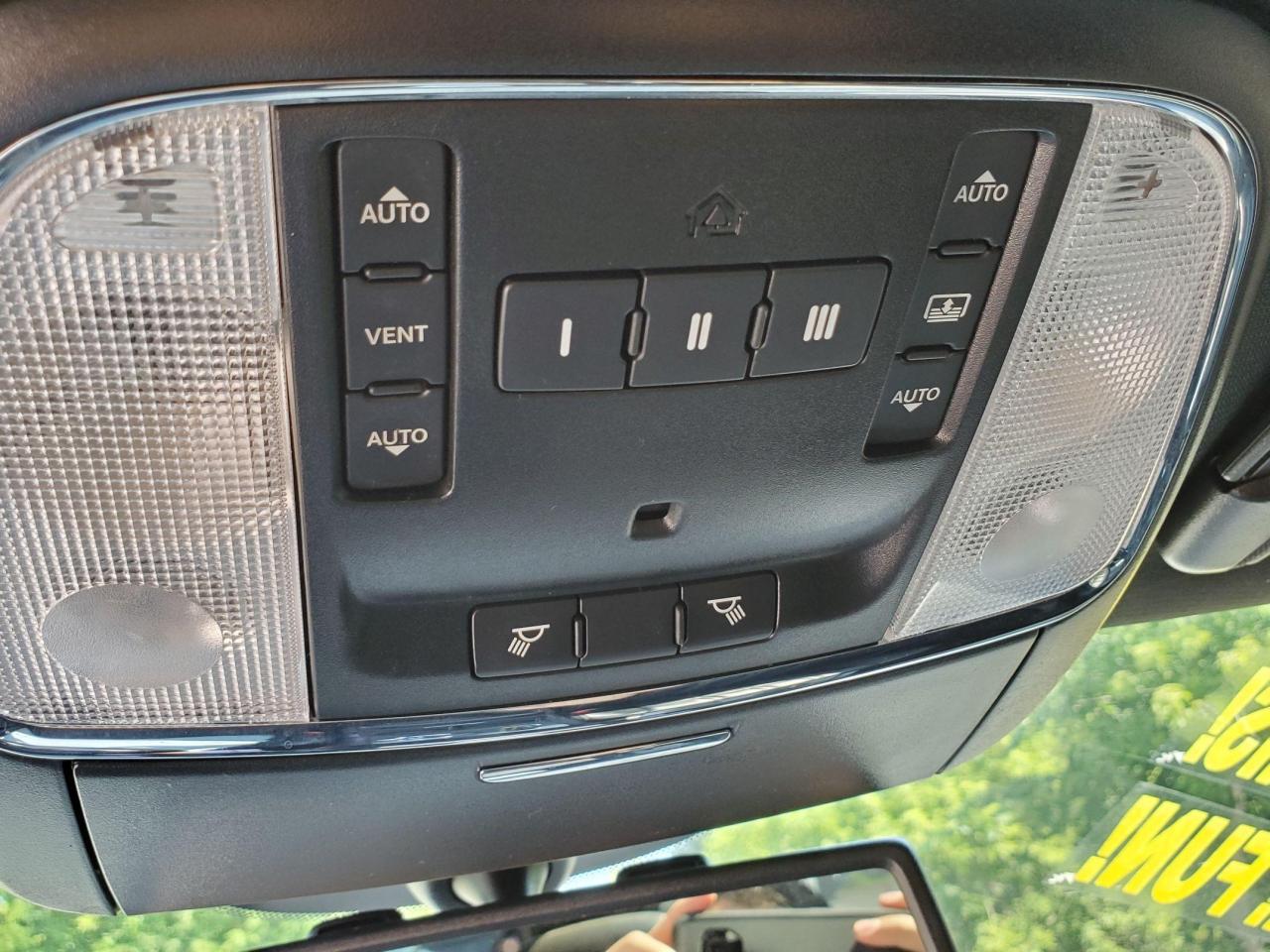 2014 Chrysler 300 S Photo