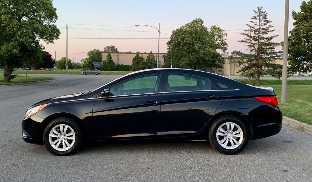 2013 Hyundai Sonata GL Photo2