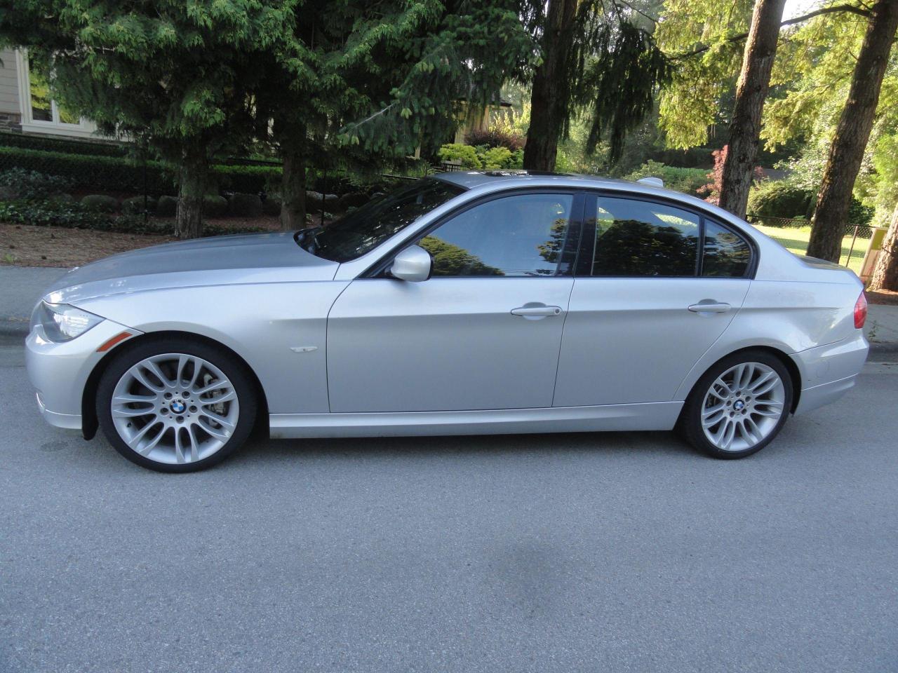 2010 BMW 335i  - Photo #2