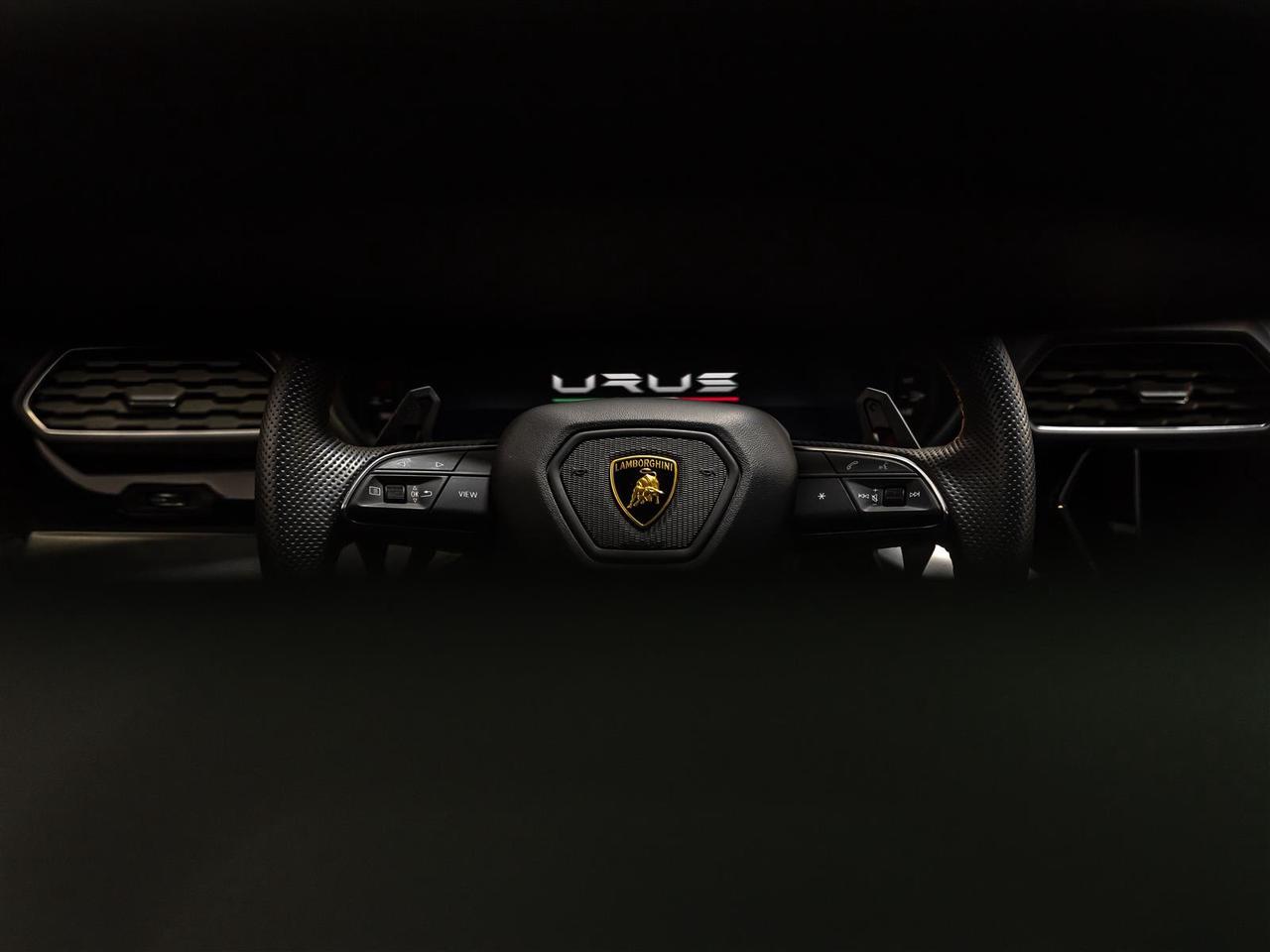 2021 Lamborghini Urus Bang & Olufsen|Full Clear PPF|Carbon Ceramic Brakes Photo
