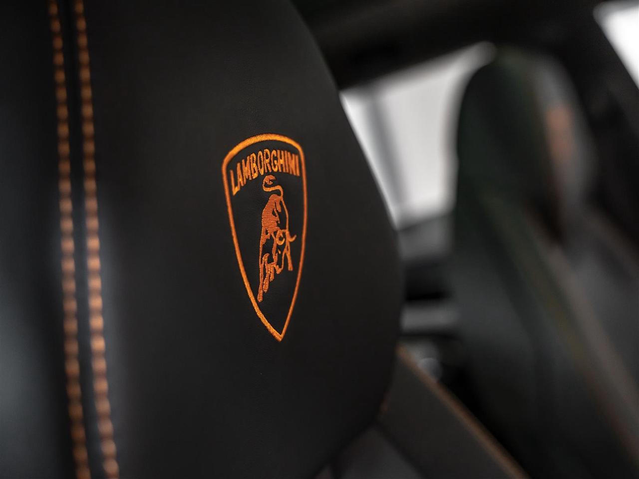 2021 Lamborghini Urus Bang & Olufsen|Full Clear PPF|Carbon Ceramic Brakes Photo