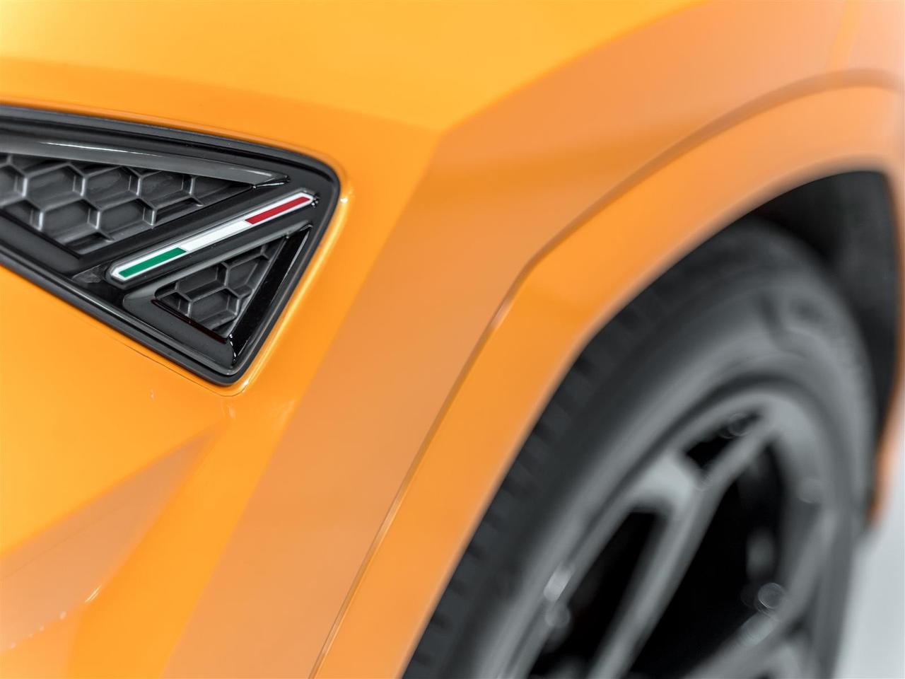 2021 Lamborghini Urus Bang & Olufsen|Full Clear PPF|Carbon Ceramic Brakes Photo