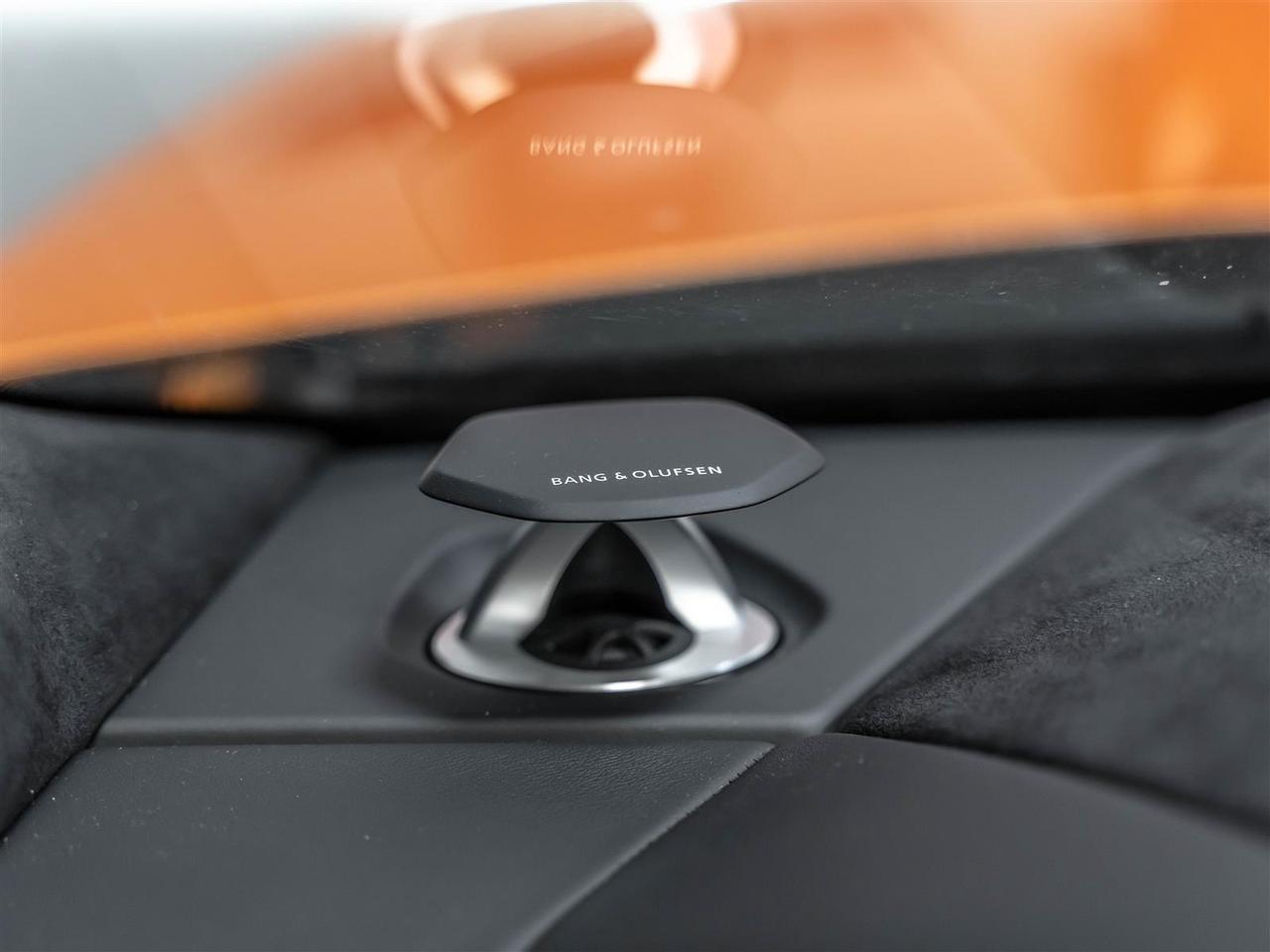 2021 Lamborghini Urus Bang & Olufsen|Full Clear PPF|Carbon Ceramic Brakes Photo