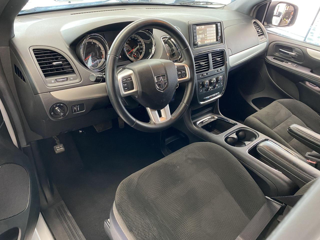 2015 Dodge Grand Caravan SXT Premium Plus+Power Doors+DVD+GPS+CLEAN CARFAX - Photo #18