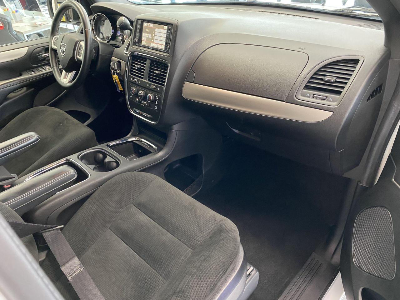 2015 Dodge Grand Caravan SXT Premium Plus+Power Doors+DVD+GPS+CLEAN CARFAX Photo87