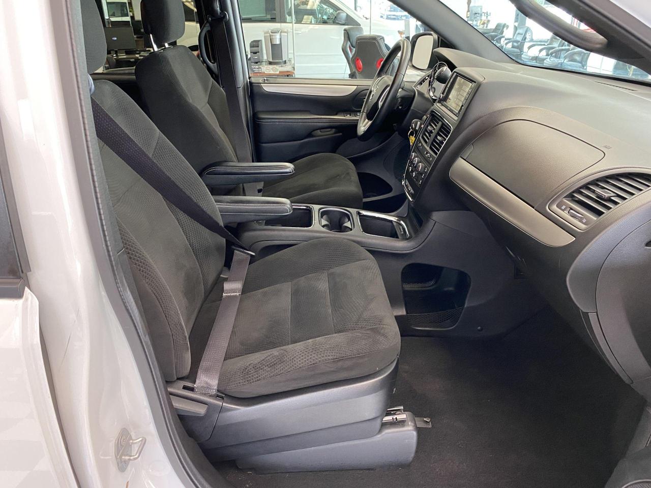 2015 Dodge Grand Caravan SXT Premium Plus+Power Doors+DVD+GPS+CLEAN CARFAX - Photo #22