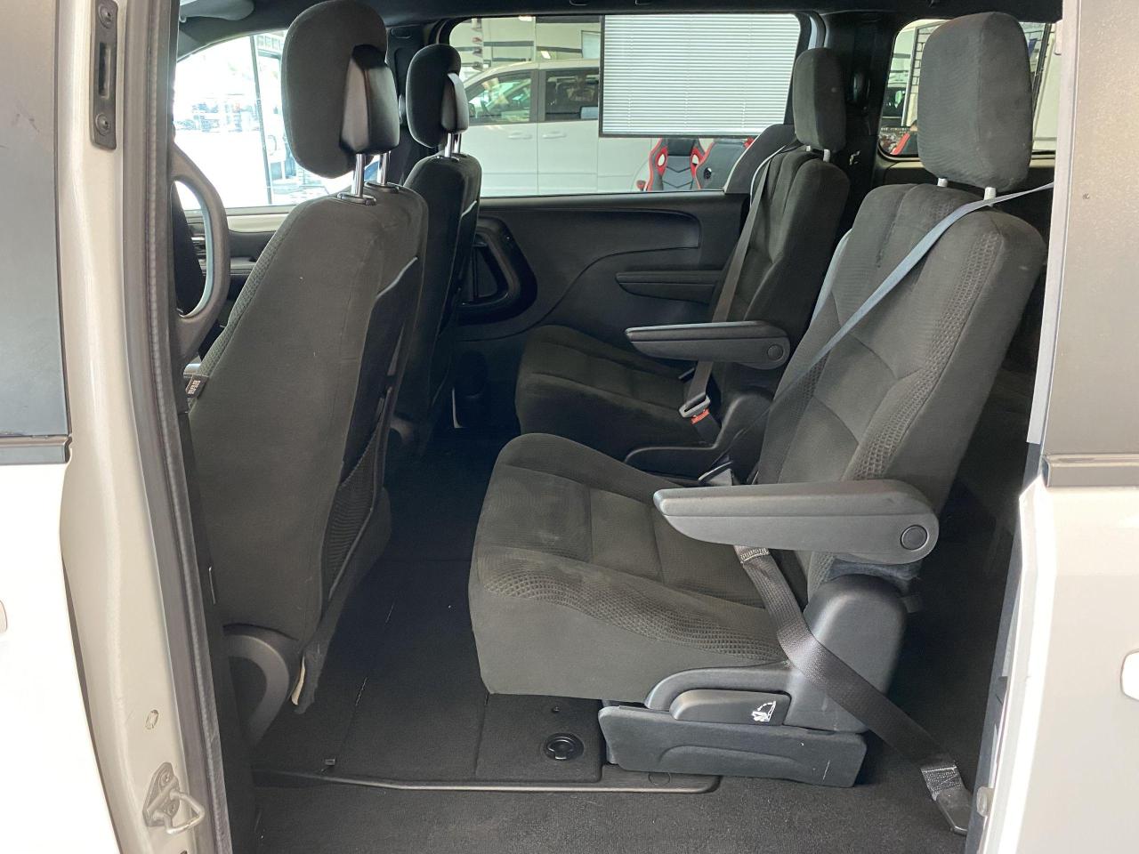 2015 Dodge Grand Caravan SXT Premium Plus+Power Doors+DVD+GPS+CLEAN CARFAX - Photo #24