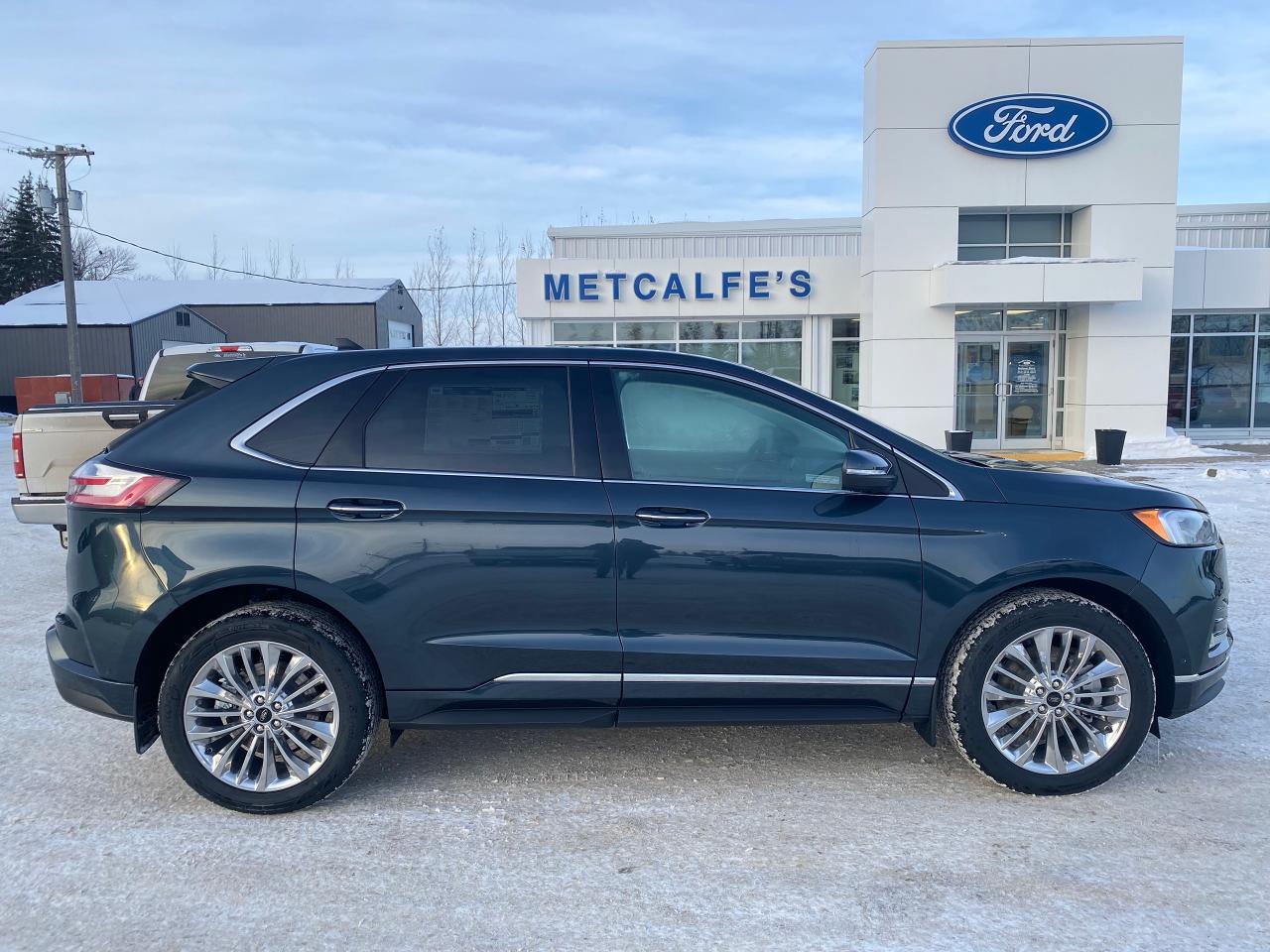 2022 Ford Edge Titanium AWD Photo0