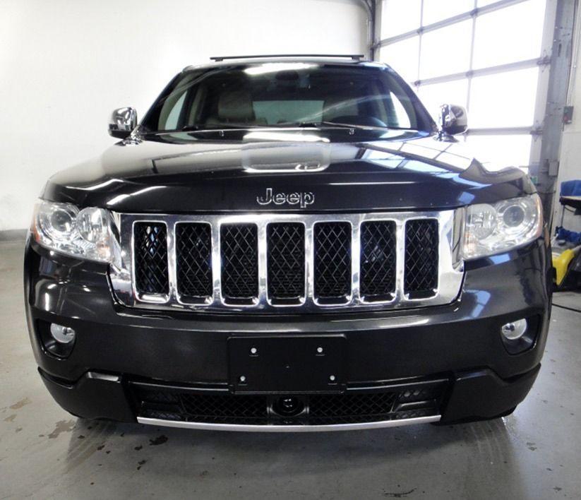 2011 Jeep Grand Cherokee OVERLAND, ALL SERVICE RECORDS, NO ACCIDENT,1 OWNER - Photo #2