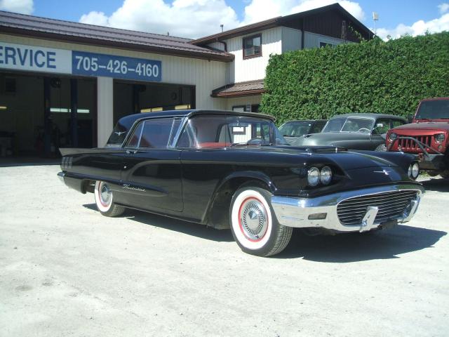 1960 Ford Thunderbird 