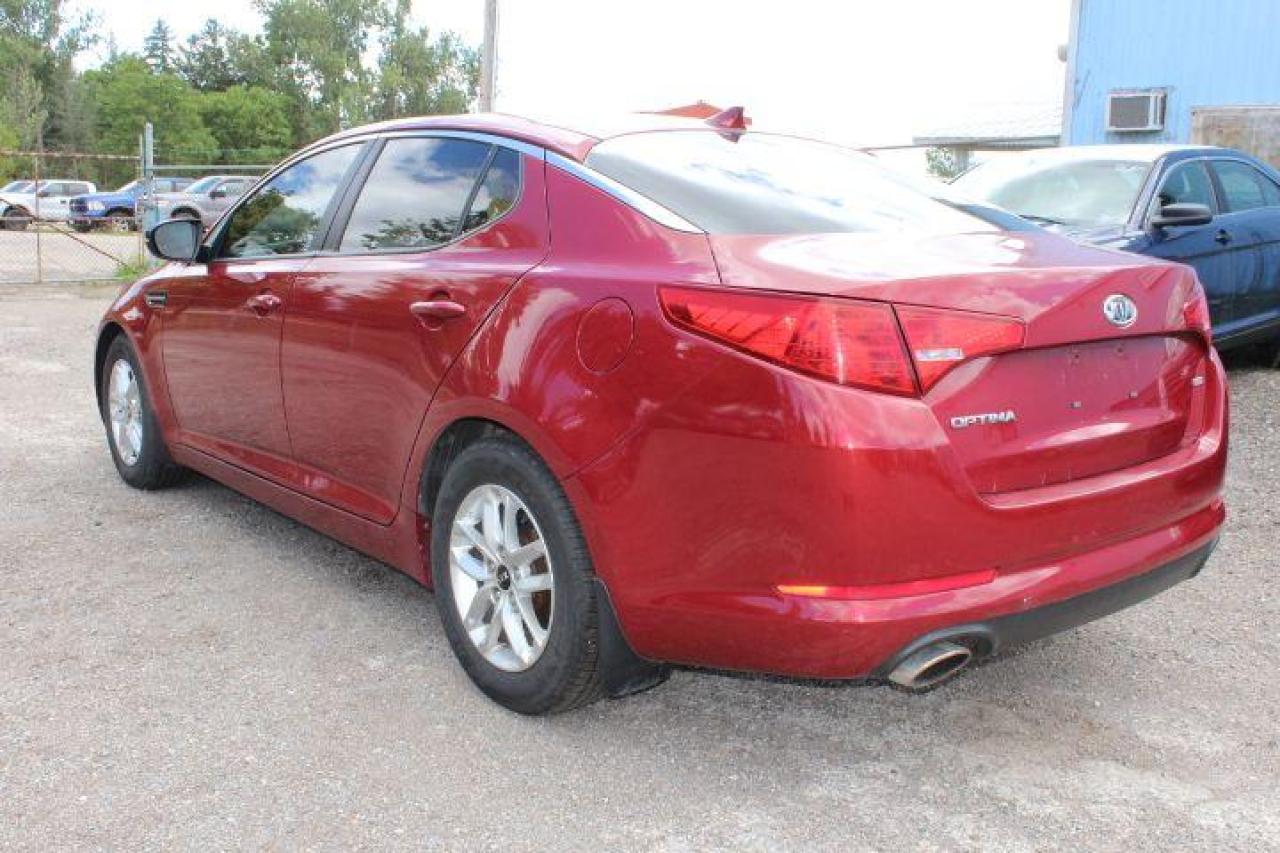 2011 Kia Optima  Photo2