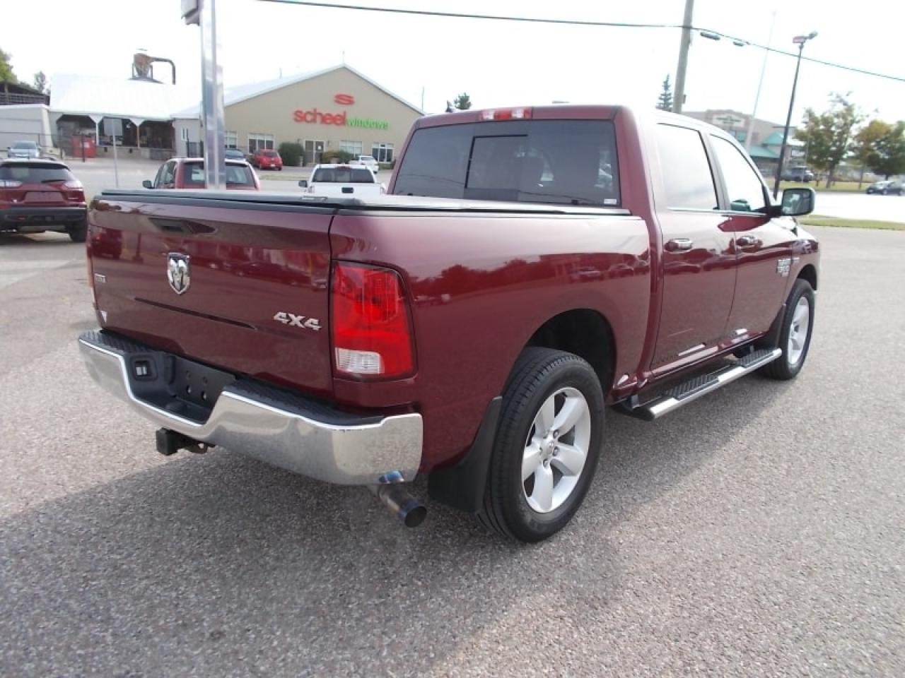 2019 RAM 1500 Classic SLT Photo3