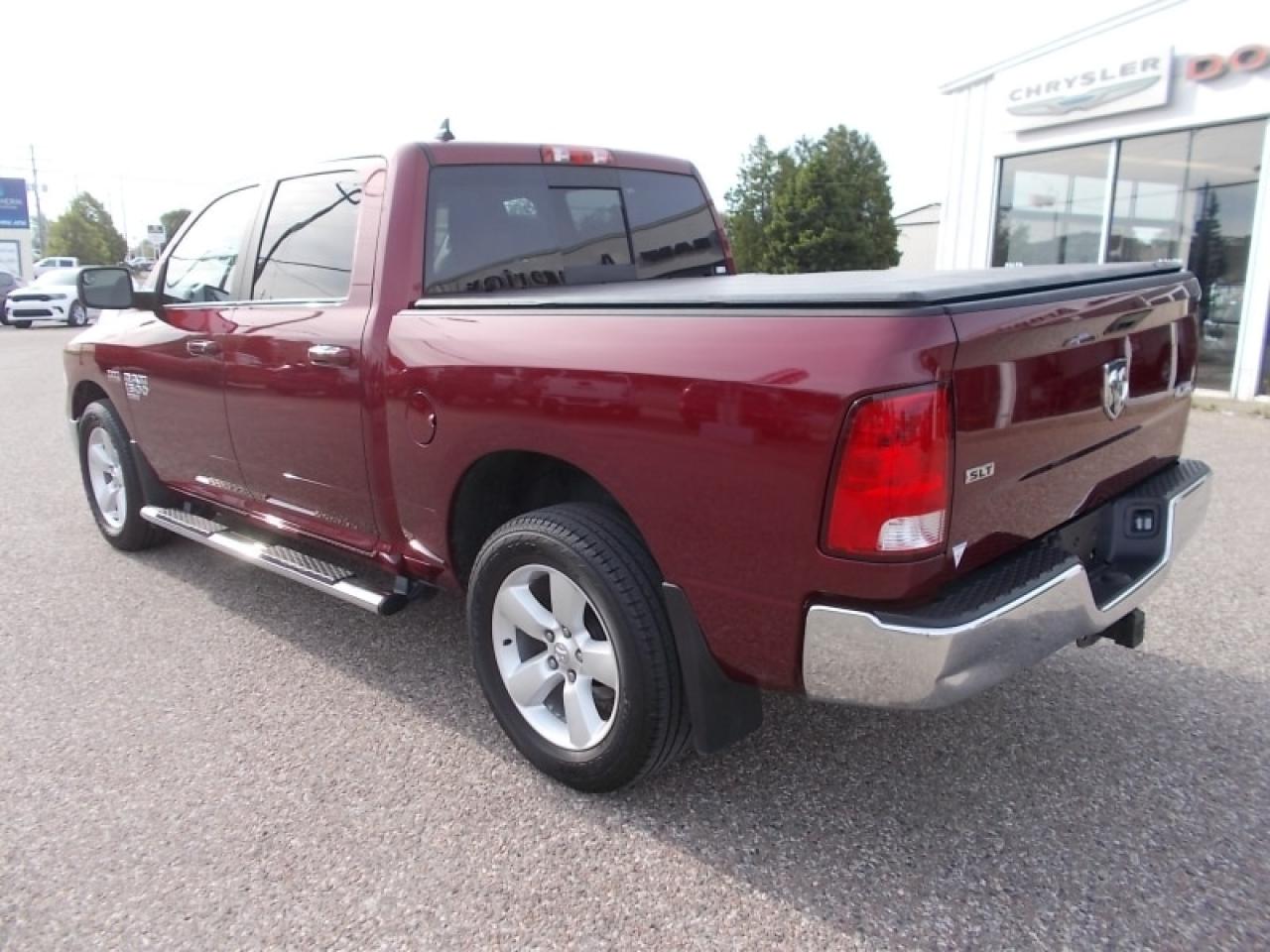 2019 RAM 1500 Classic SLT Photo4