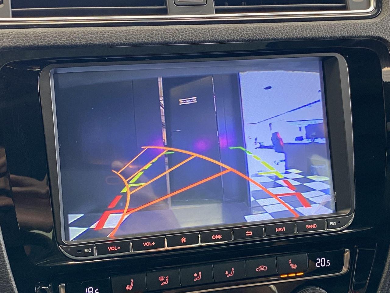 2015 Volkswagen Jetta Highline+ApplePlay+GPS+Blind Spot+Leather+Roof - Photo #10