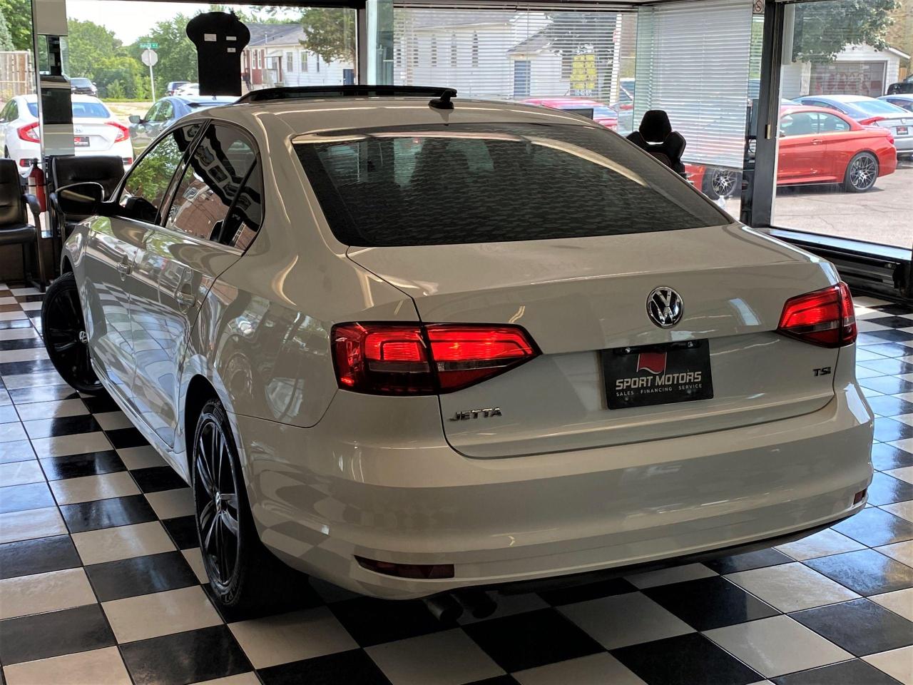 2015 Volkswagen Jetta Highline+ApplePlay+GPS+Blind Spot+Leather+Roof - Photo #13