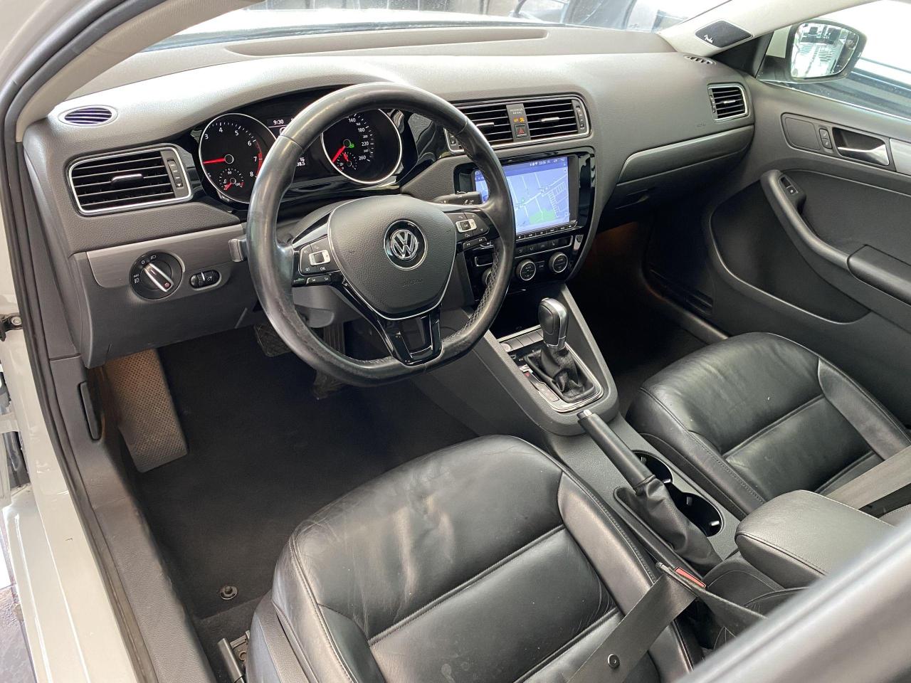 2015 Volkswagen Jetta Highline+ApplePlay+GPS+Blind Spot+Leather+Roof - Photo #16