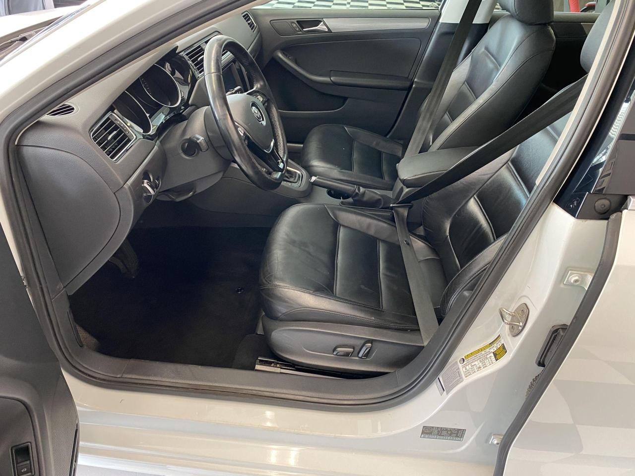 2015 Volkswagen Jetta Highline+ApplePlay+GPS+Blind Spot+Leather+Roof - Photo #17