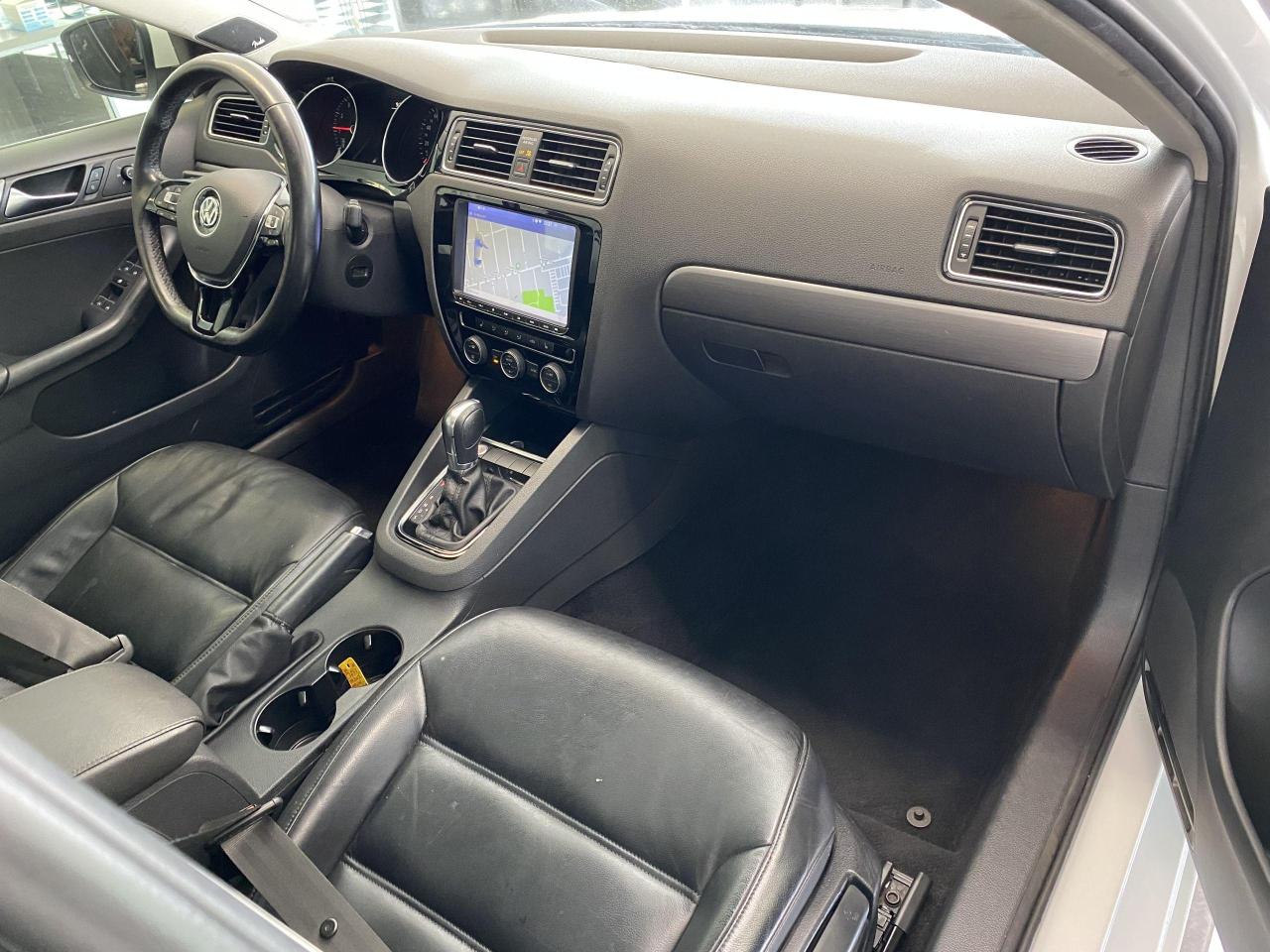 2015 Volkswagen Jetta Highline+ApplePlay+GPS+Blind Spot+Leather+Roof - Photo #19