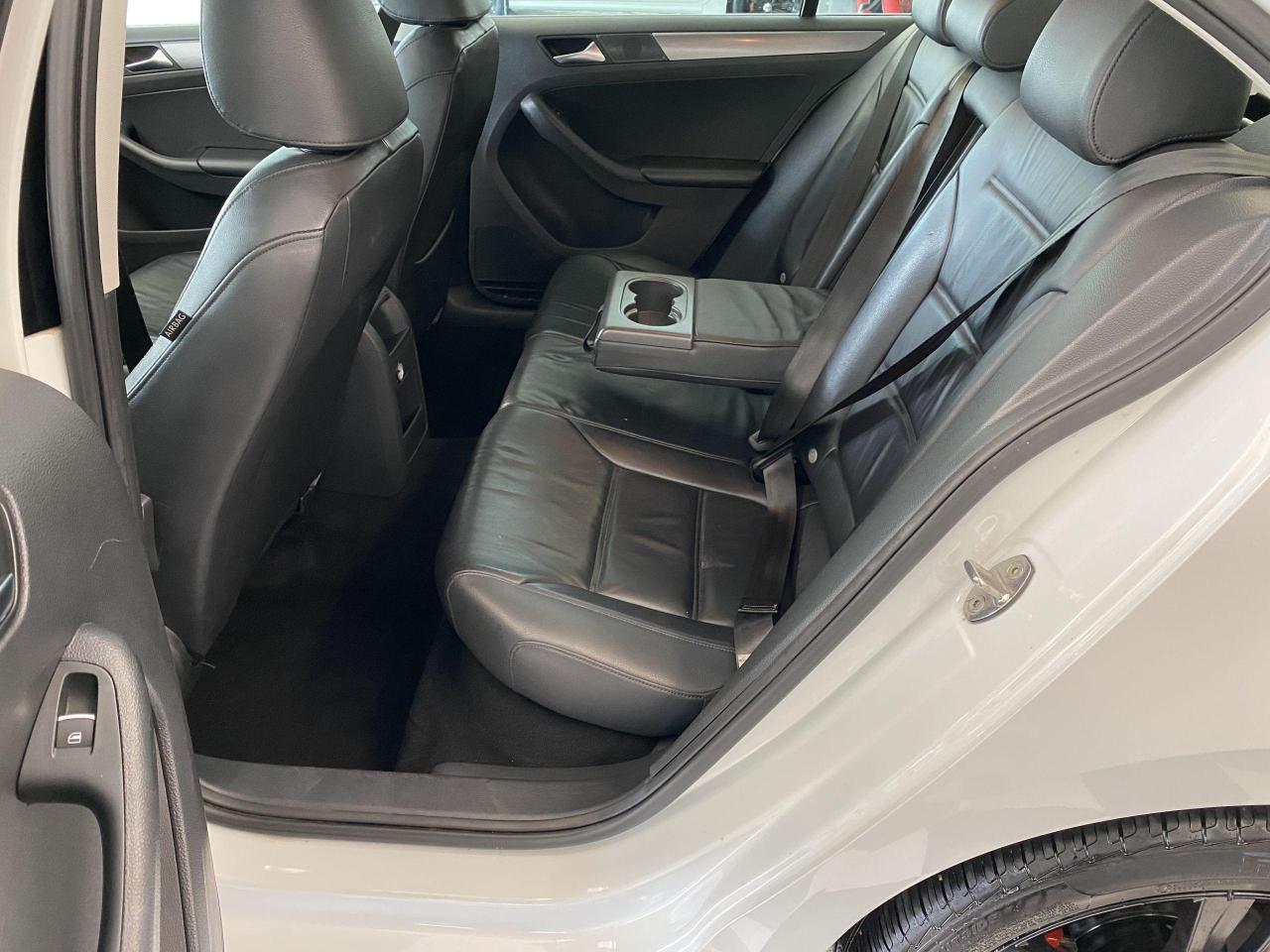 2015 Volkswagen Jetta Highline+ApplePlay+GPS+Blind Spot+Leather+Roof - Photo #22