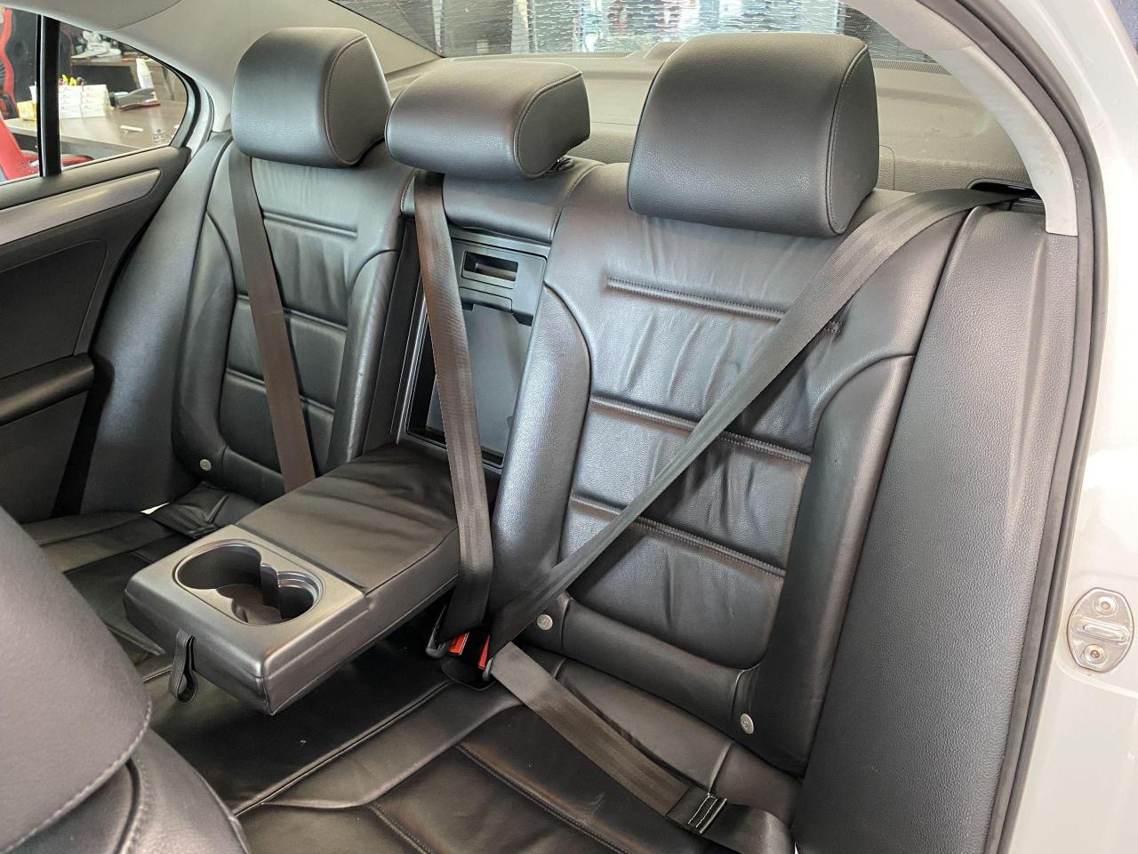 2015 Volkswagen Jetta Highline+ApplePlay+GPS+Blind Spot+Leather+Roof - Photo #23