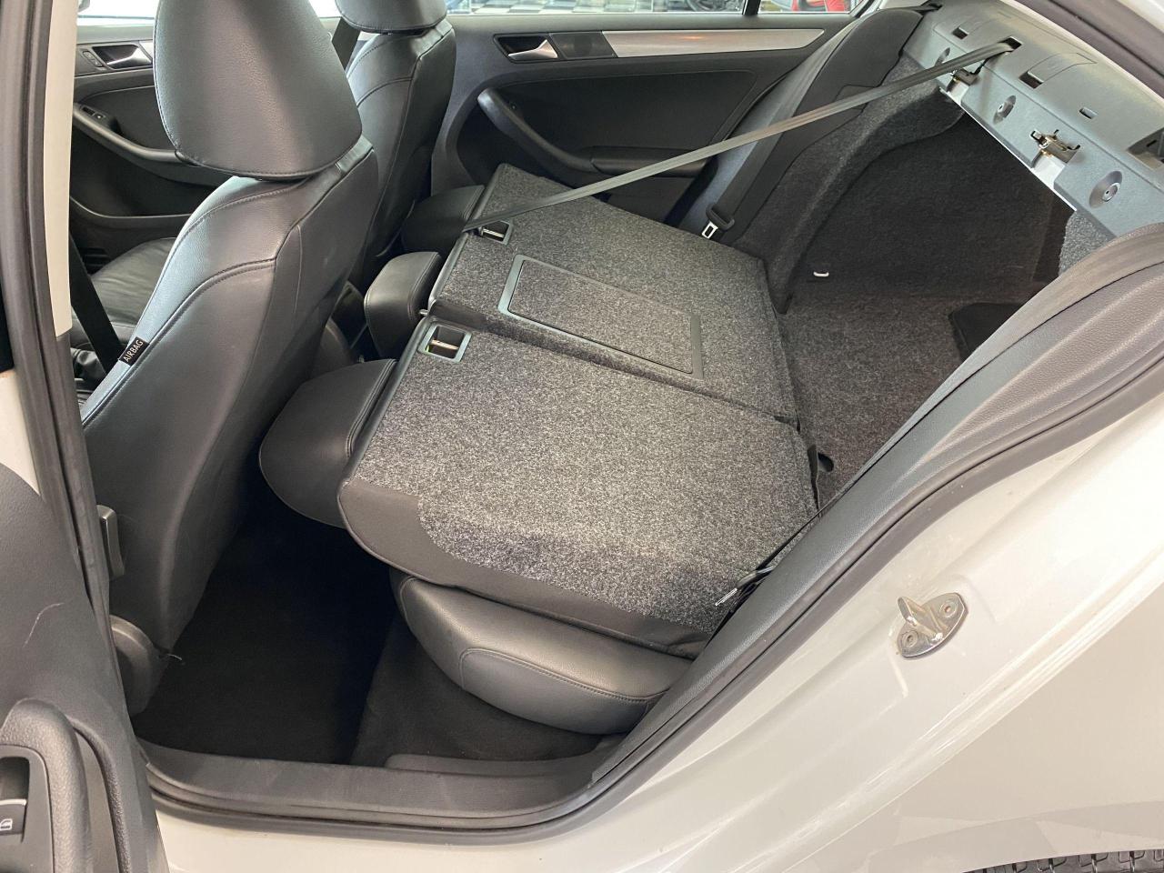 2015 Volkswagen Jetta Highline+ApplePlay+GPS+Blind Spot+Leather+Roof - Photo #24