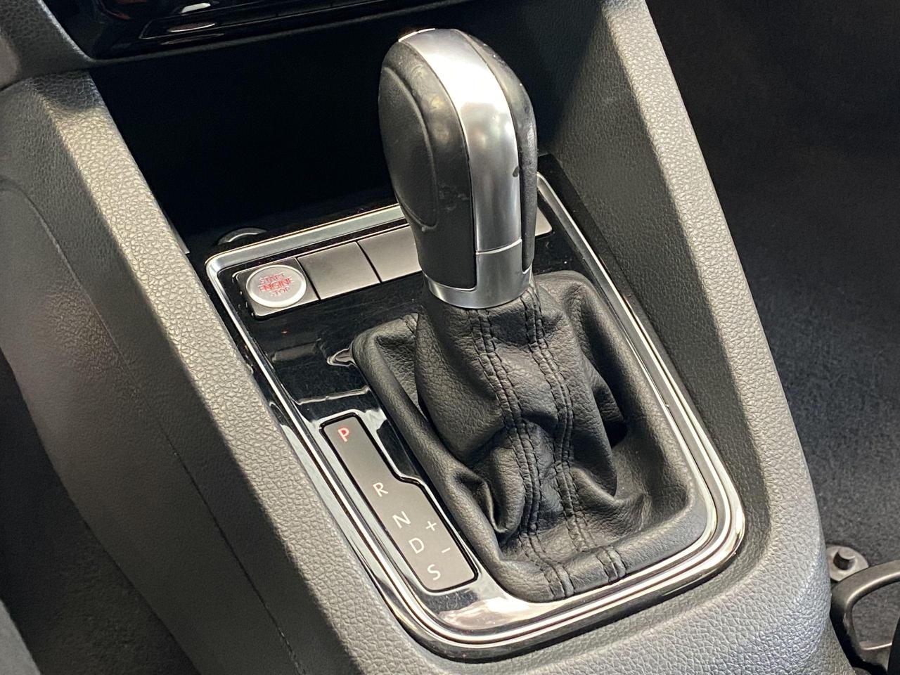 2015 Volkswagen Jetta Highline+ApplePlay+GPS+Blind Spot+Leather+Roof - Photo #33