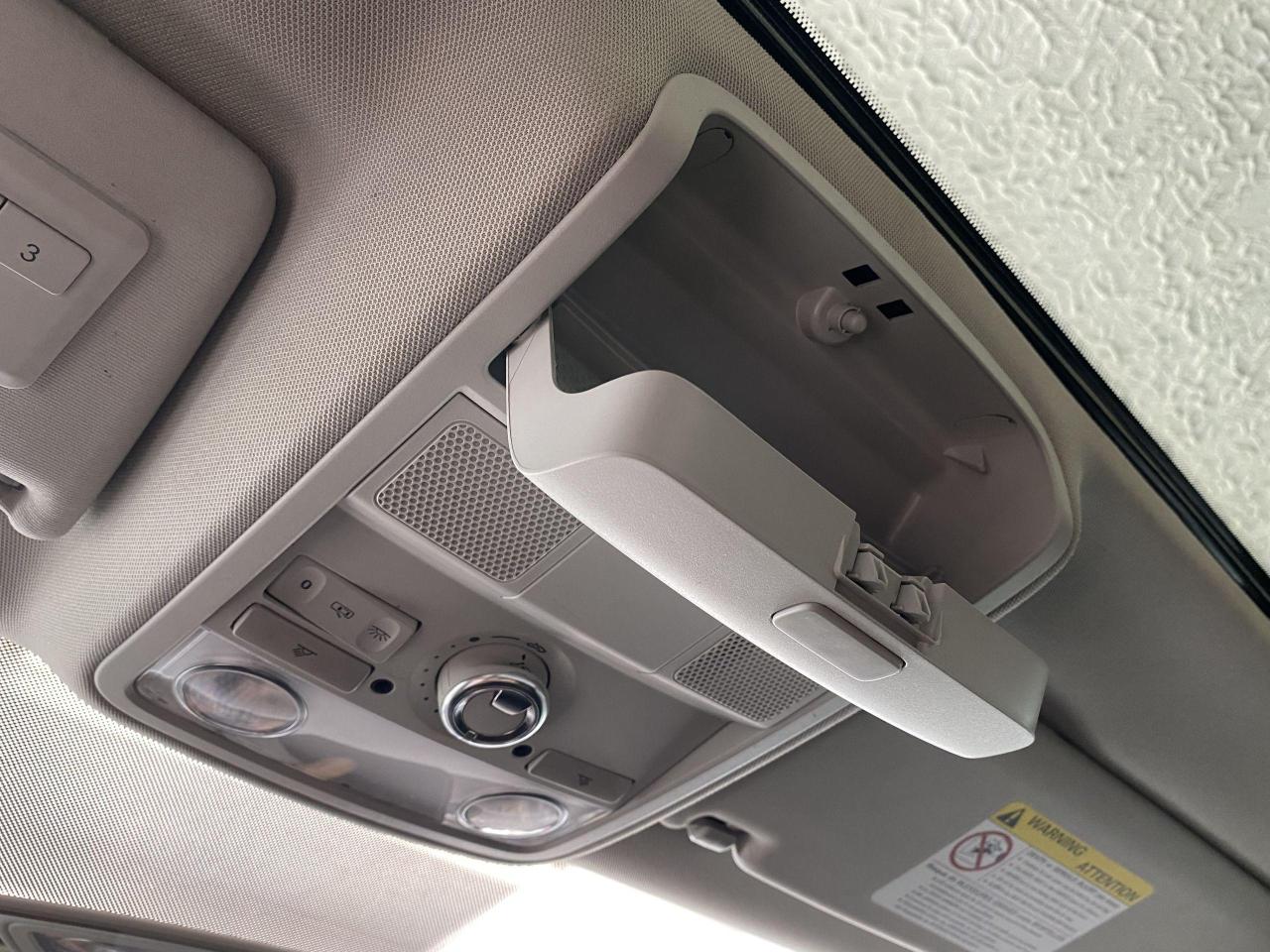 2015 Volkswagen Jetta Highline+ApplePlay+GPS+Blind Spot+Leather+Roof - Photo #44