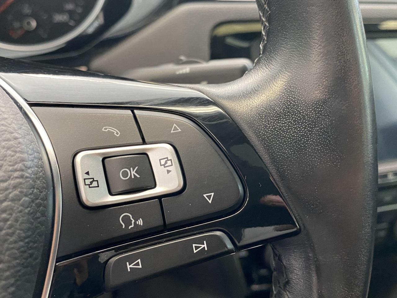 2015 Volkswagen Jetta Highline+ApplePlay+GPS+Blind Spot+Leather+Roof - Photo #46
