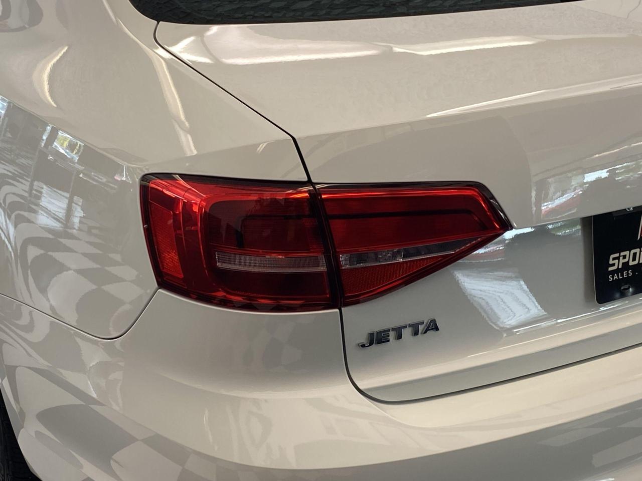 2015 Volkswagen Jetta Highline+ApplePlay+GPS+Blind Spot+Leather+Roof - Photo #57