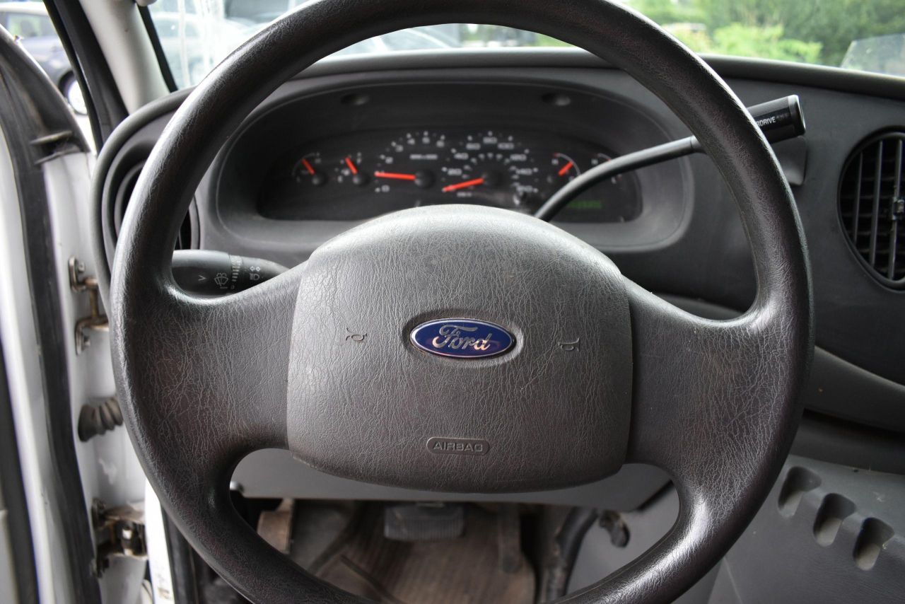 2004 Ford Econoline