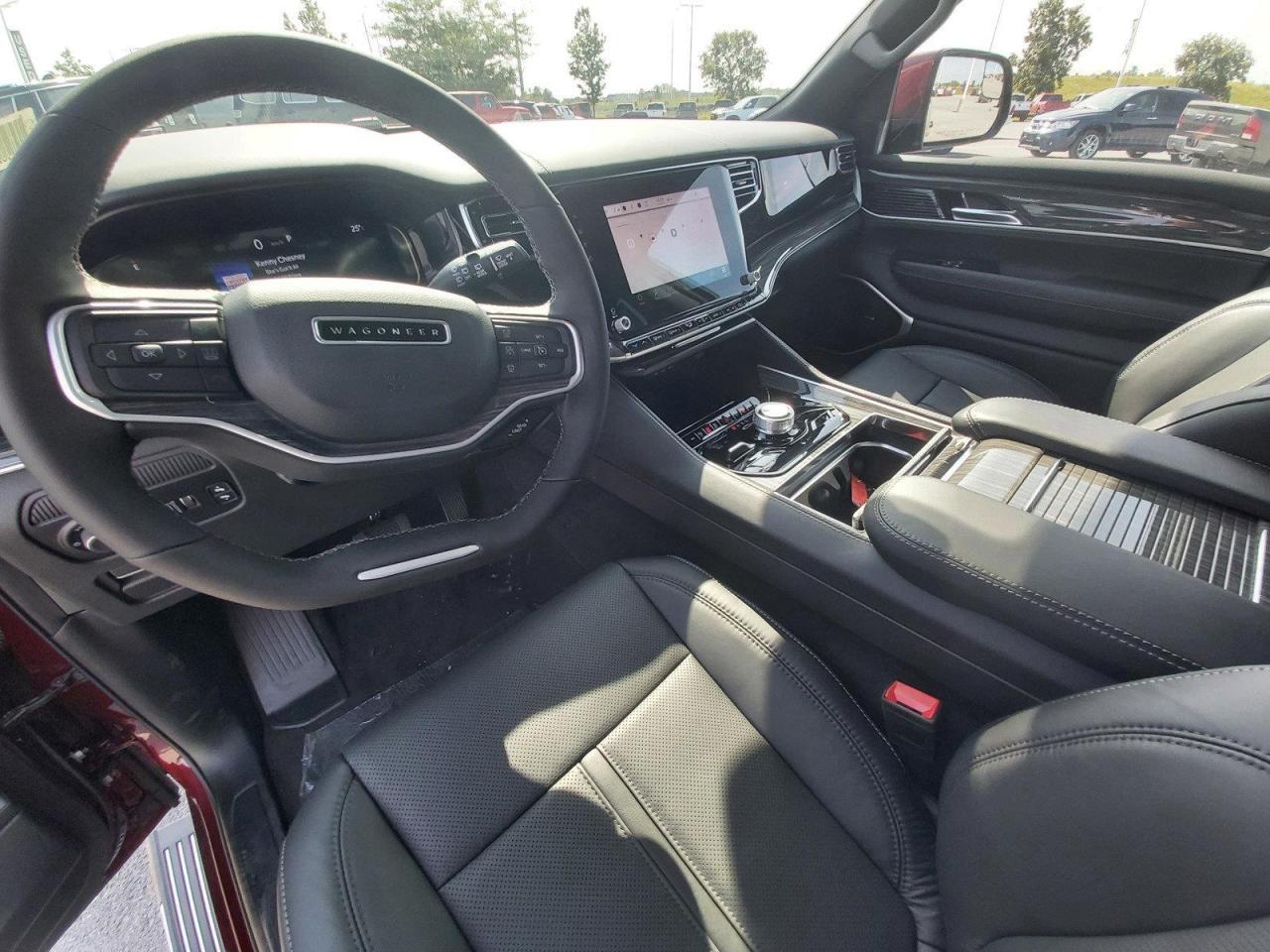 2022 Jeep Wagoneer Series III Photo3