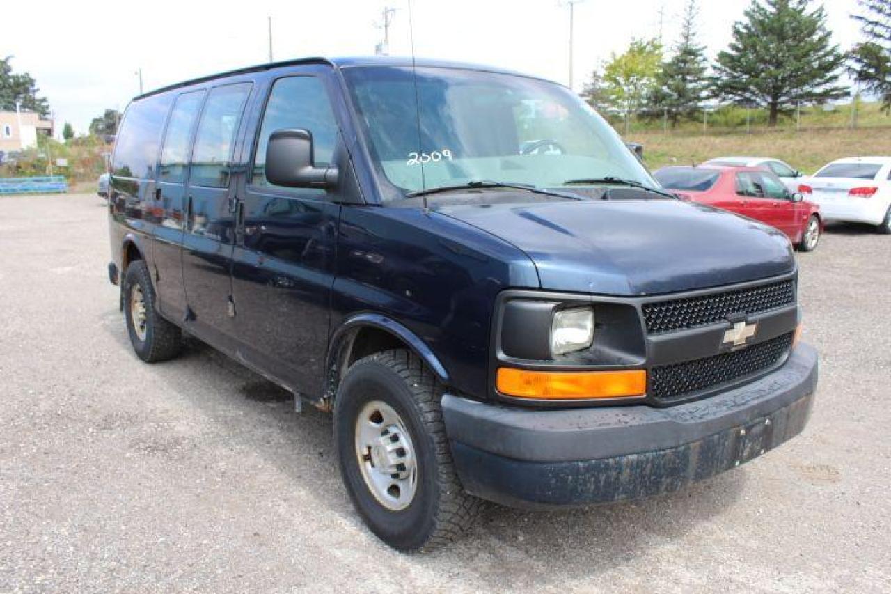 2009 Chevrolet Express  Photo