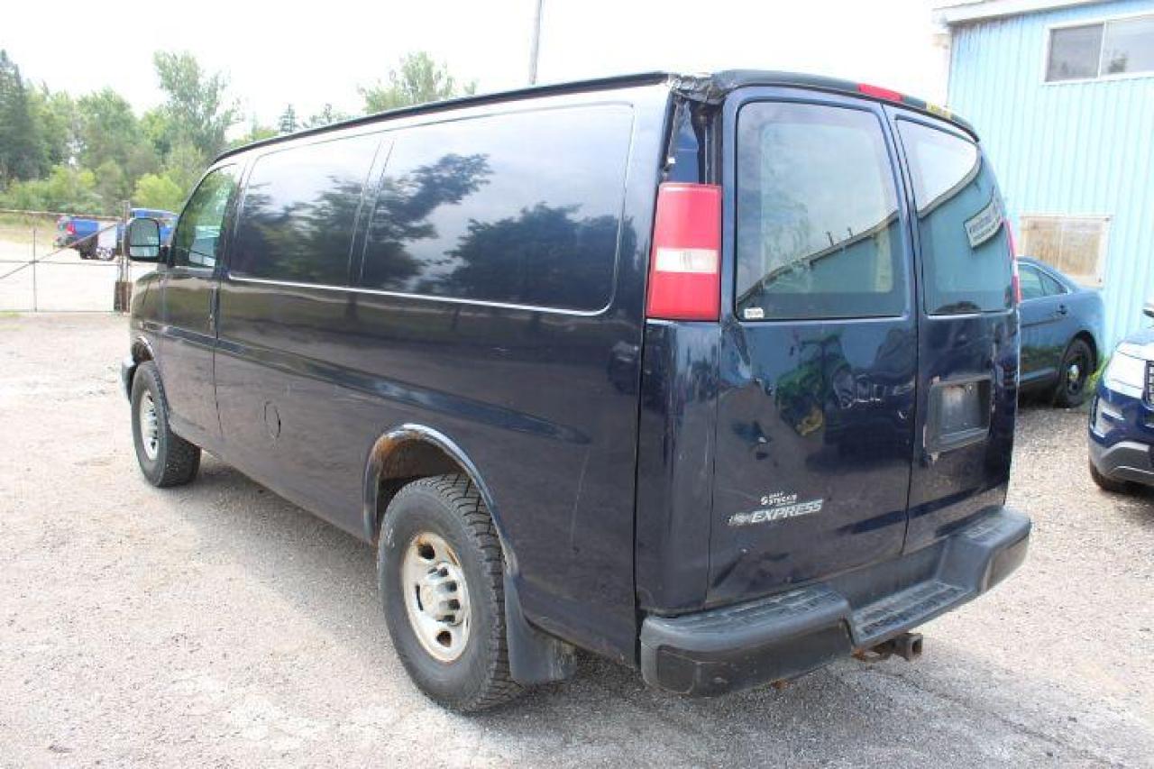 2009 Chevrolet Express  Photo4