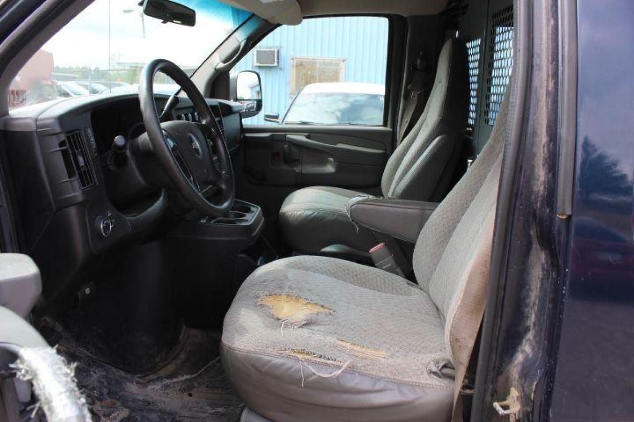 2009 Chevrolet Express  Photo