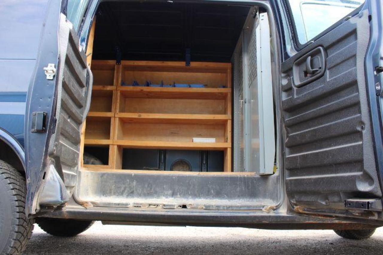 2009 Chevrolet Express  Photo