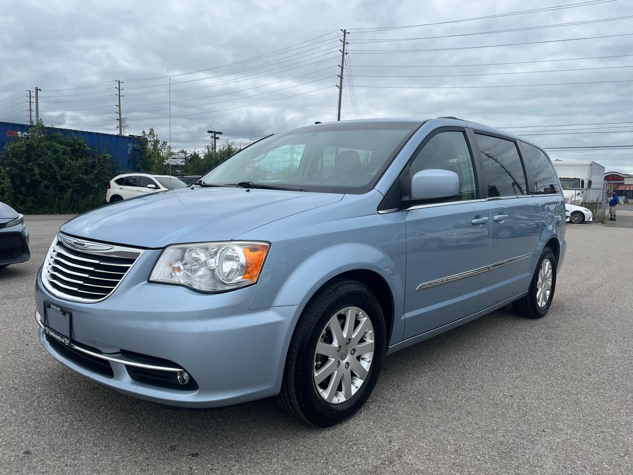 2012 Chrysler Town & Country TOURING L - Photo #1