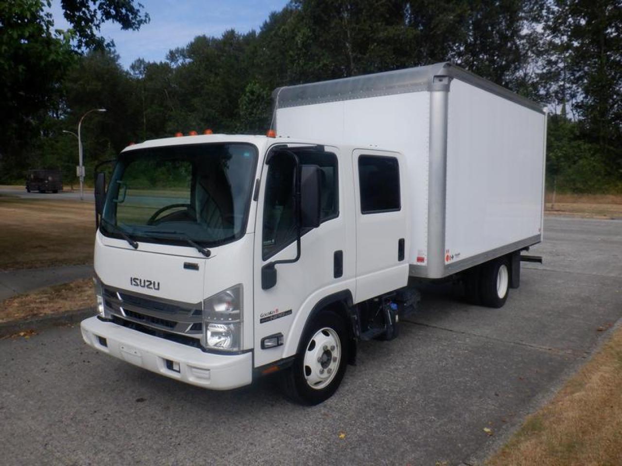 Used 2021 Isuzu NPR Xd 14 Foot Cube Van Crew Cab  Diesel for sale in Burnaby, BC