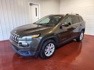 Used 2016 Jeep Cherokee NORTH 4X4 for sale in Pembroke, ON
