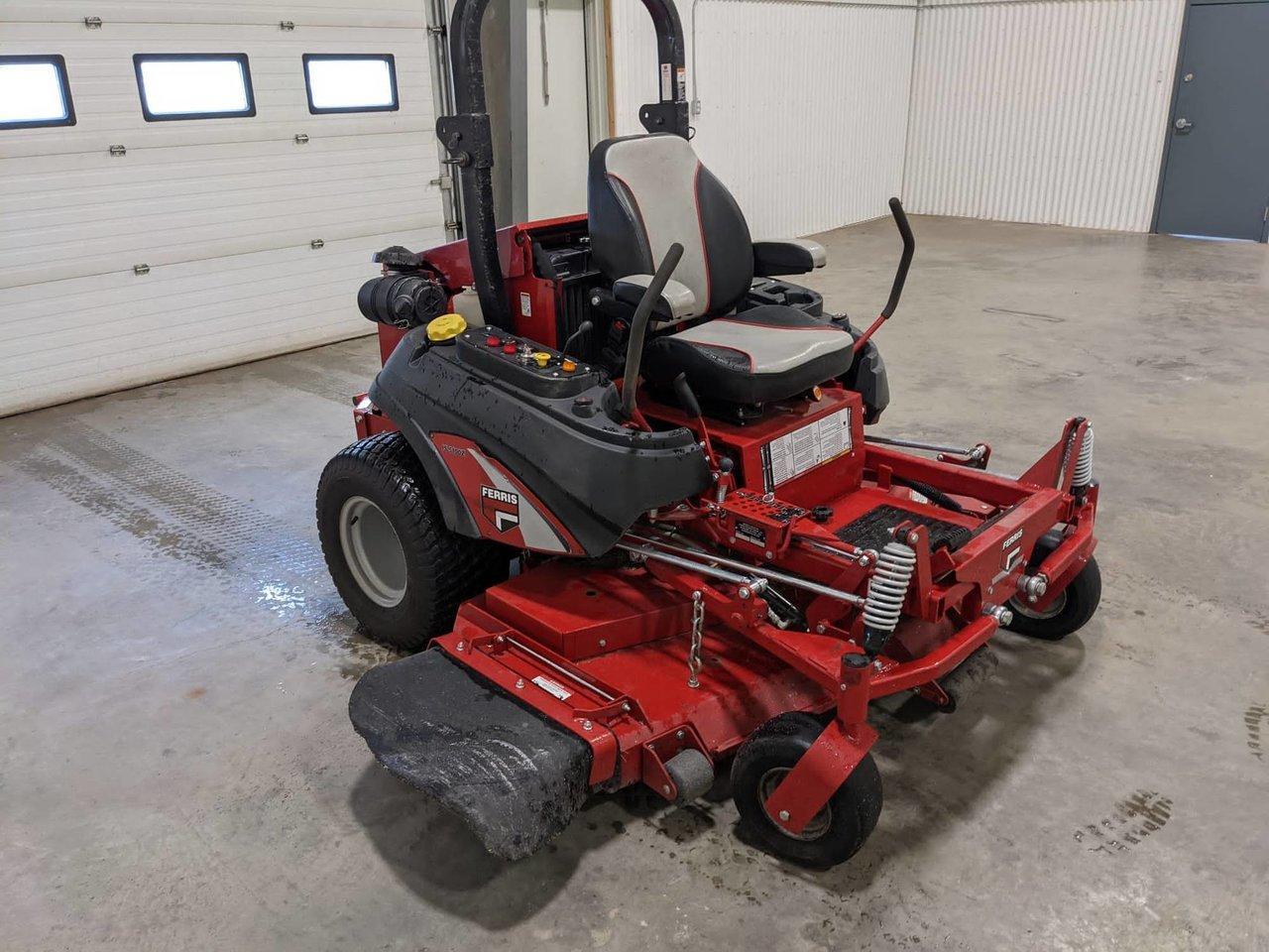 Used 2014 FERRIS IS5100Z ZERO TURN MOWER for sale in Dundurn, SK