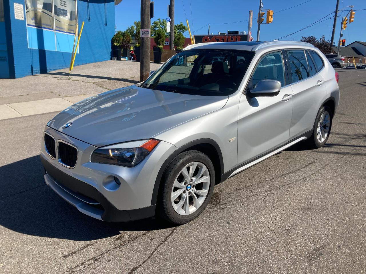 2012 BMW X1 AWD 4dr 28i/PANOSUNROOF/HTDSEATS/LEATH/4CYLINDER - Photo #1