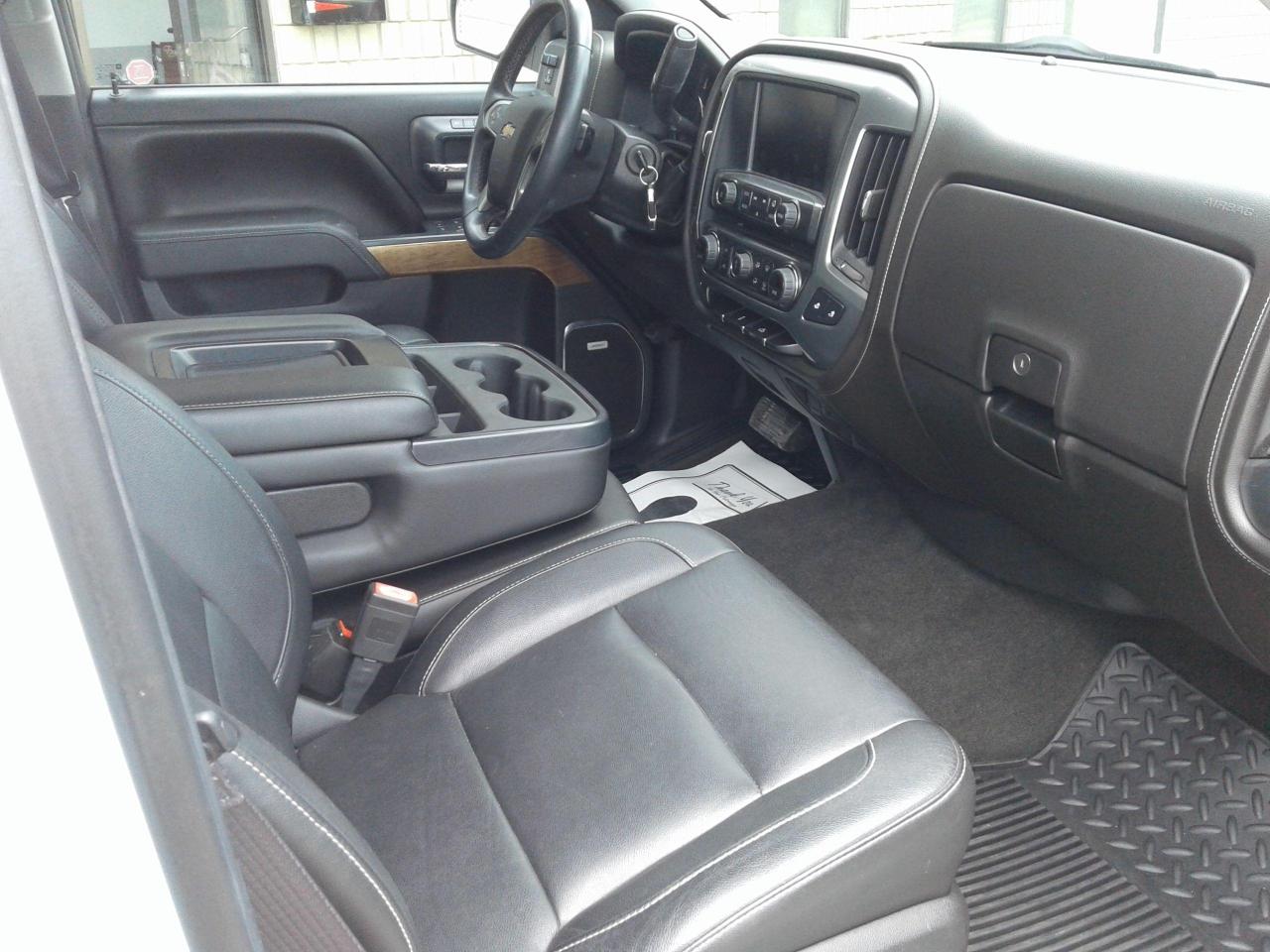 2015 Chevrolet Silverado 1500 LTZ Photo3