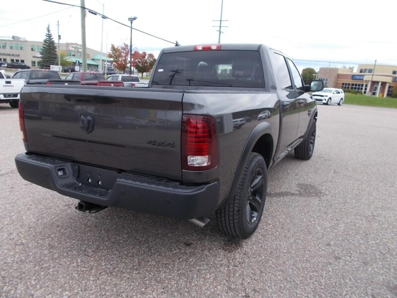 2022 RAM 1500 Classic WARLOCK Photo3