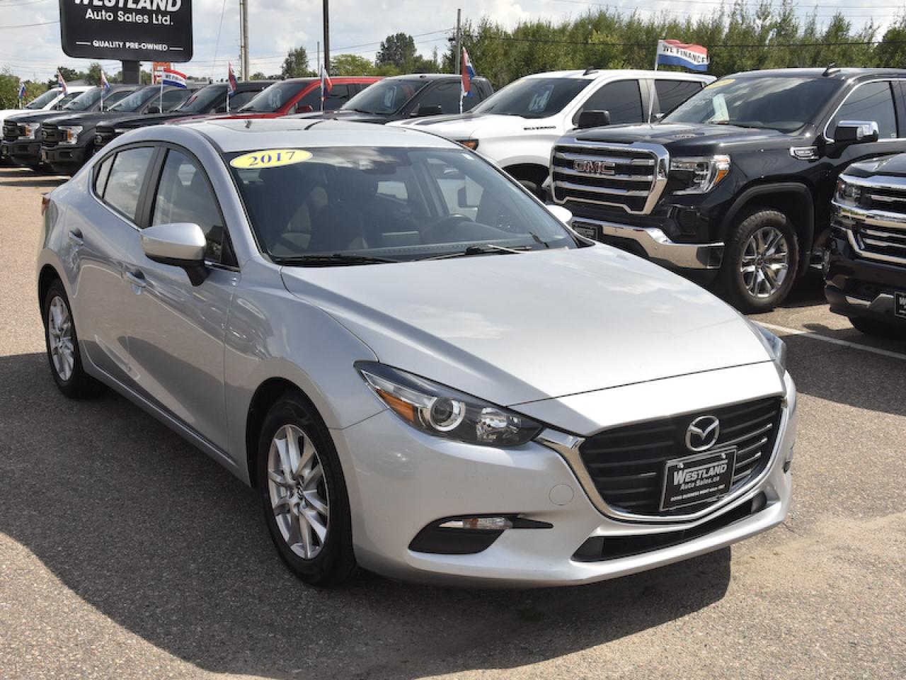 2017 Mazda MAZDA3  - Photo #4