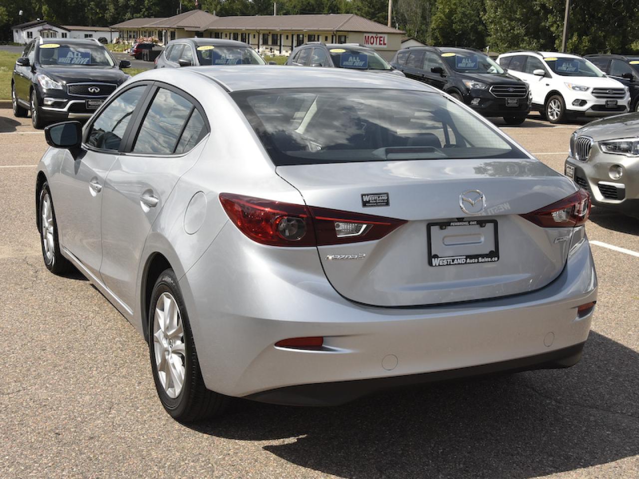 2017 Mazda MAZDA3  - Photo #8