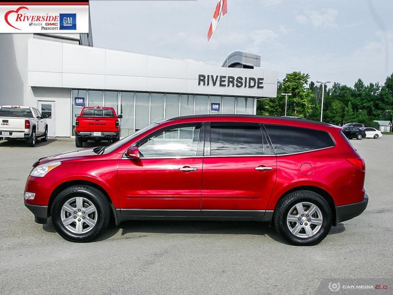 2012 Chevrolet Traverse 1LT Photo2