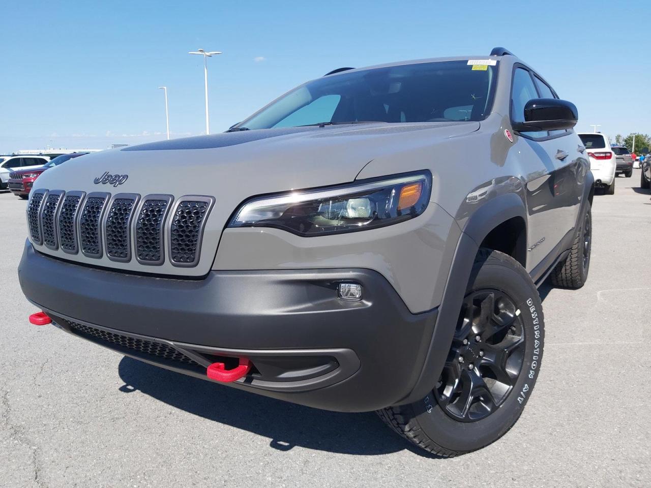 2022 Jeep Cherokee Trailhawk Photo2