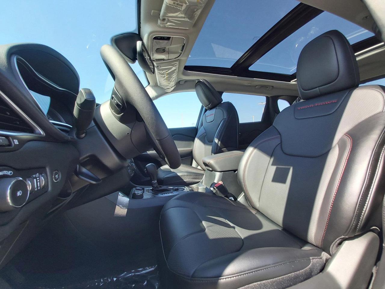 2022 Jeep Cherokee Trailhawk Photo4