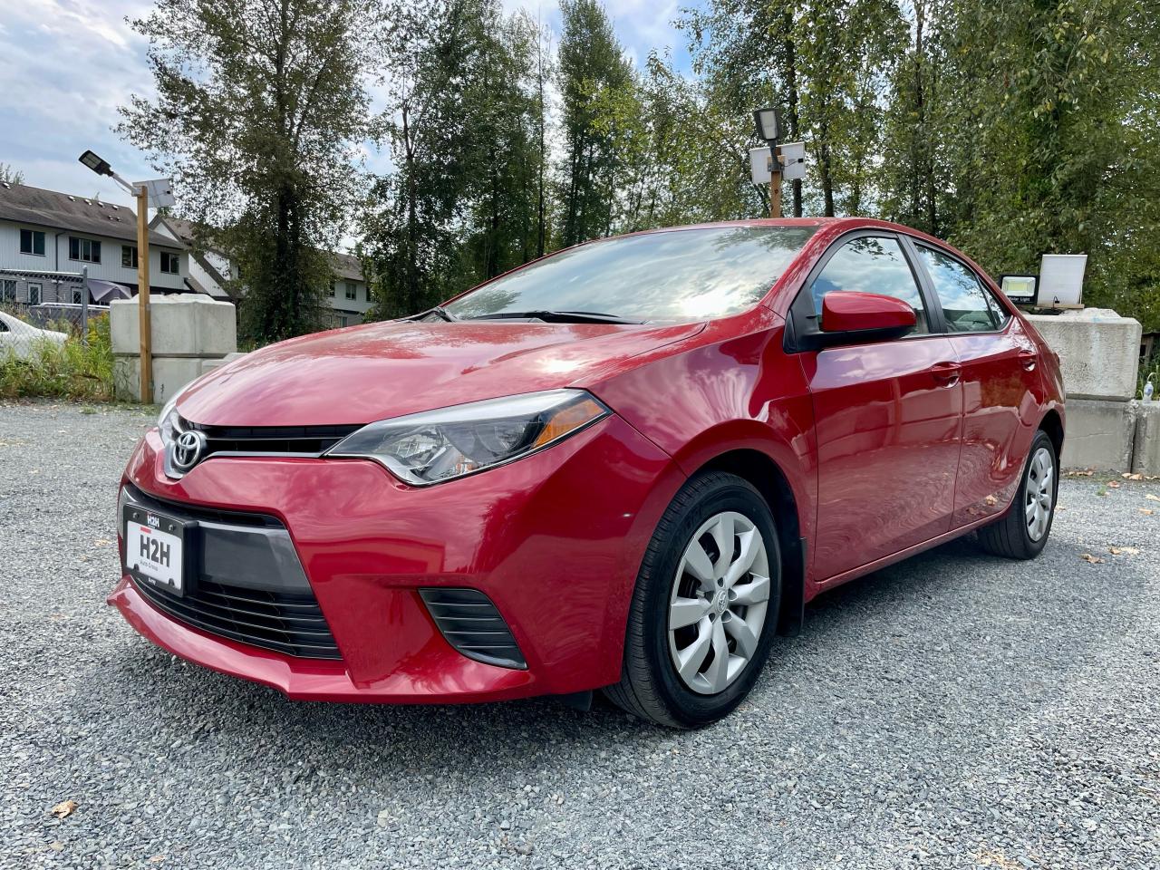 2016 Toyota Corolla LE Photo0