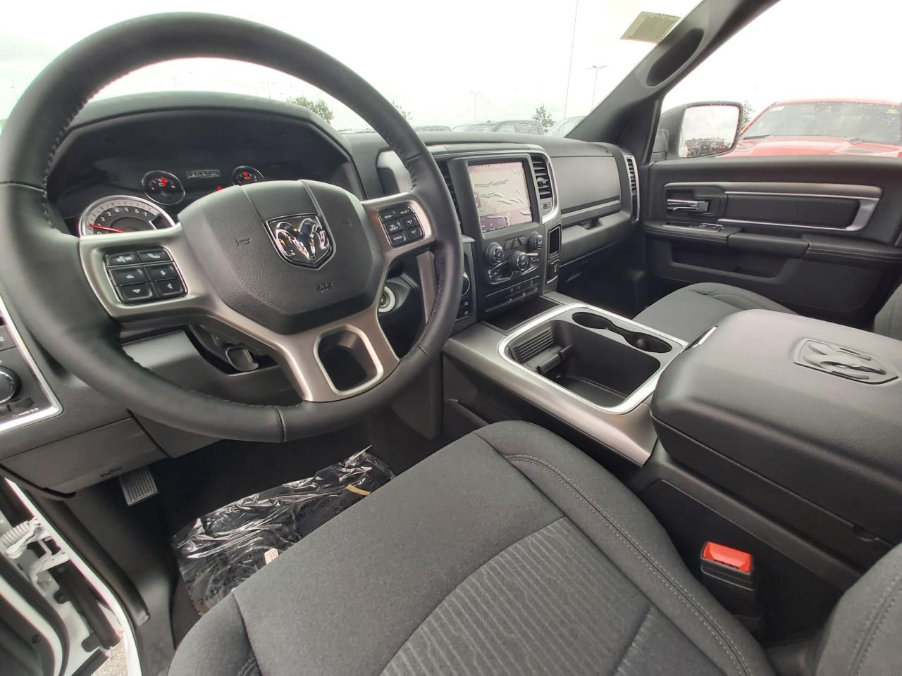 2022 RAM 1500 Classic SLT Photo3